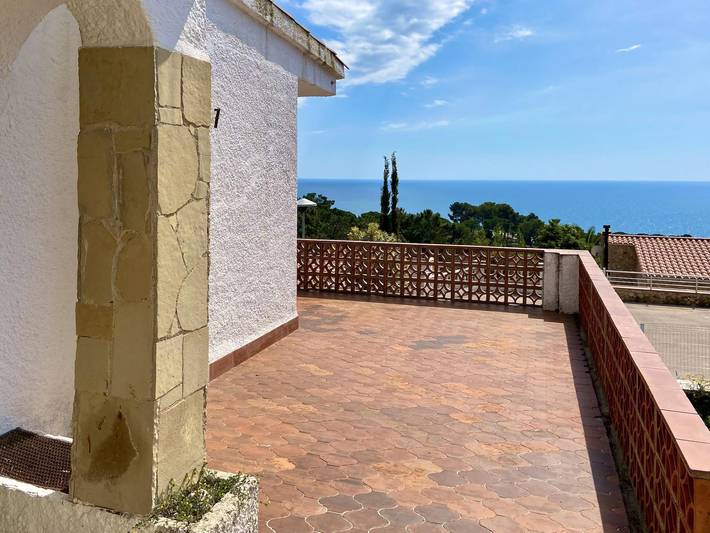 Location de vacances pour 5 personnes, avec vue sur l’océan et jardin, animaux acceptés à Canyelles - 2