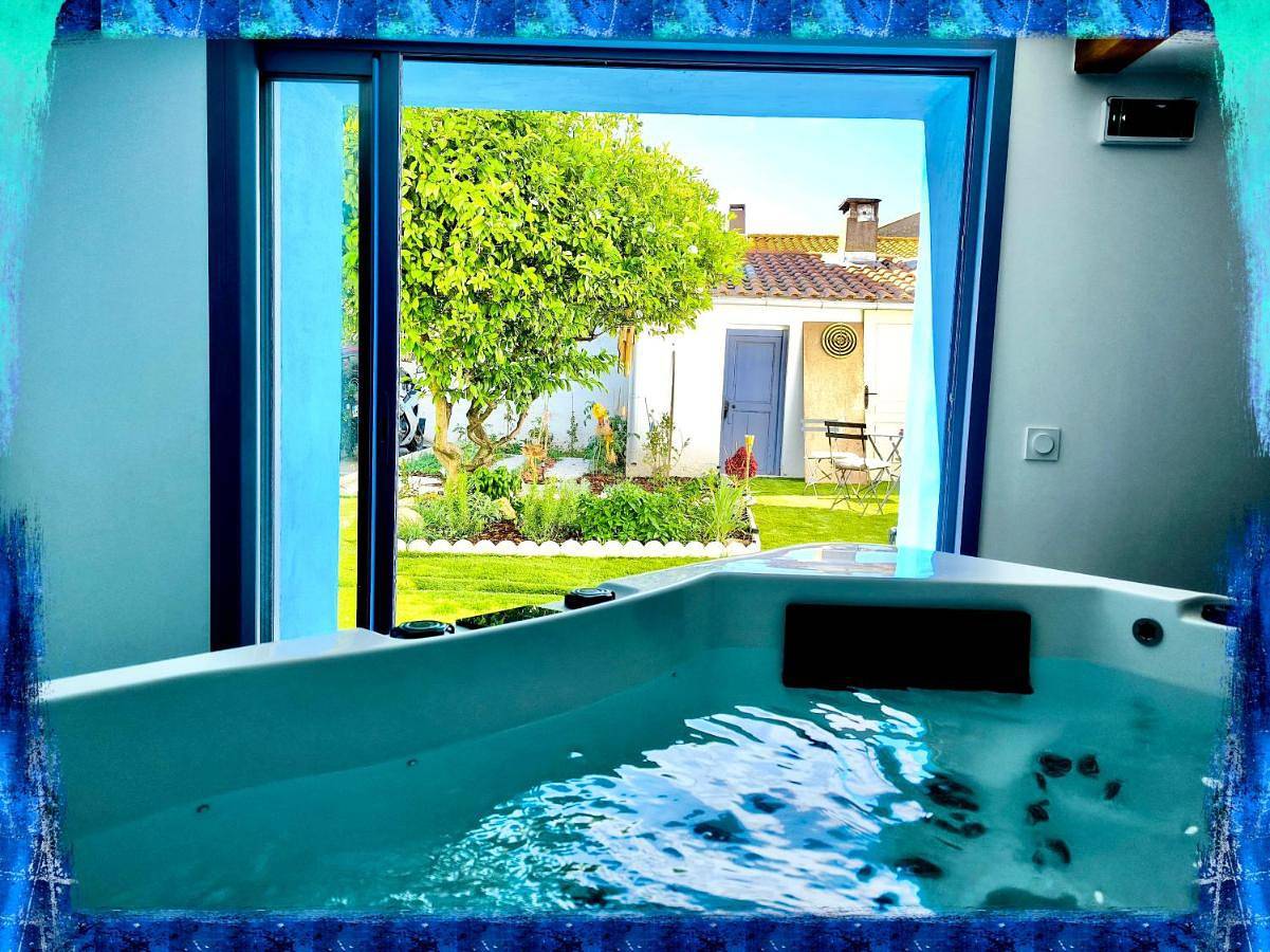 Villa Orchidée Love & Kinky Room in Lespignan, Côte méditerranéenne (France)