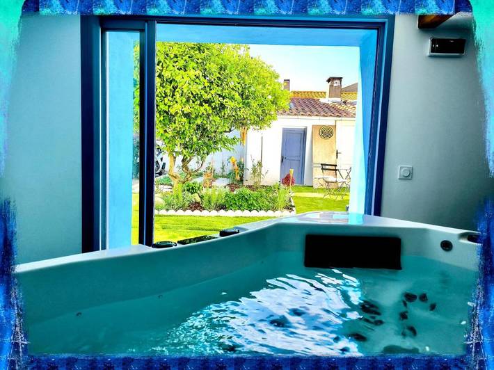 Location de vacances pour 2 personnes, avec jacuzzi et piscine ainsi que jardin et sauna à Lespignan - 3