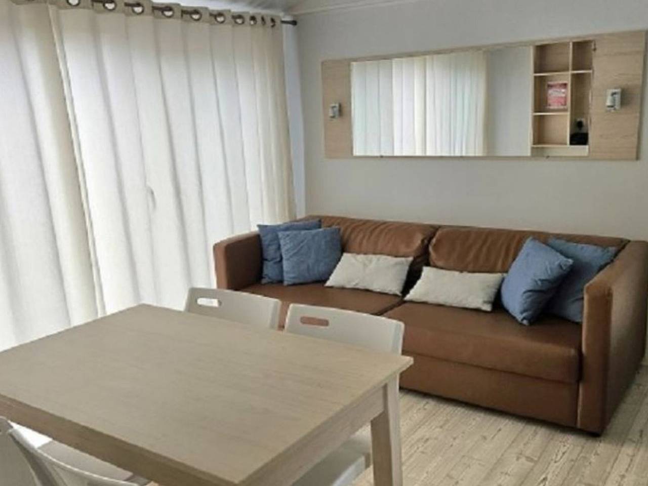 Mobile home for 6 with terrace in Charlieu in Charlieu, Roanne region