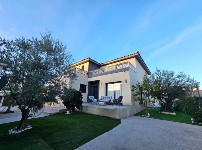 Chalet para 6 personas, con piscina además de jardín y vistas, Familias con niños - 1