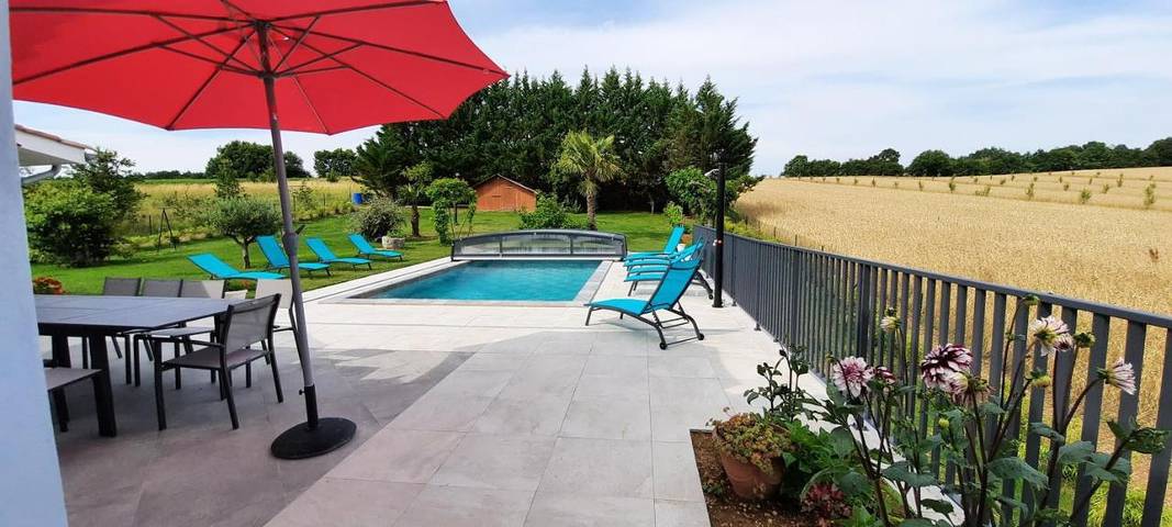 Location de vacances pour 10 personnes, avec jacuzzi et piscine ainsi que sauna et balcon à Saint-Amans-du-Pech - 3