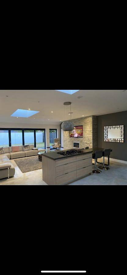 Four-Bedroom House in Edinburgh, Edinburgh and Lothian
