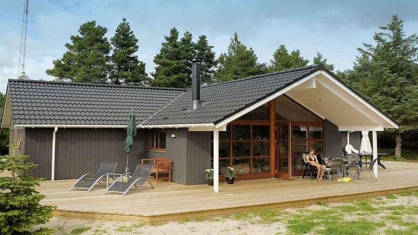 Ferieudlejning for 8 personer, med terrasse og jacuzzi i Ho