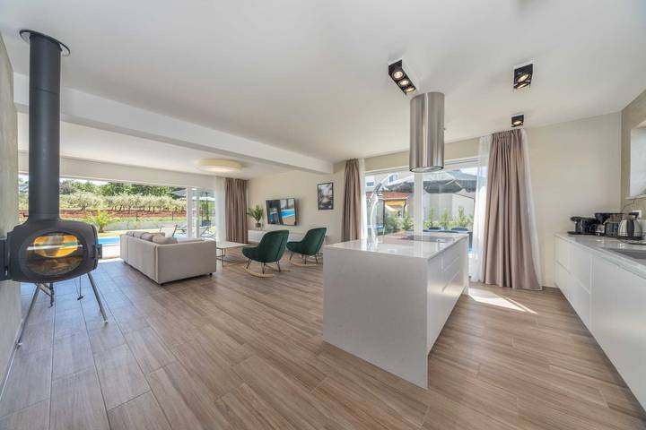 Villa für 12 Personen, mit Garten und Sauna sowie Pool und Whirlpool, mit Haustier in Porec und Umgebung - 4