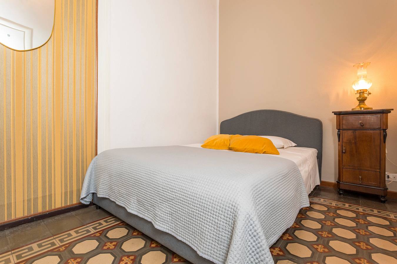Room 'Ds - Singola' with Shared Terrace, Wi-Fi and Air Conditioning in Catania, Catania provins