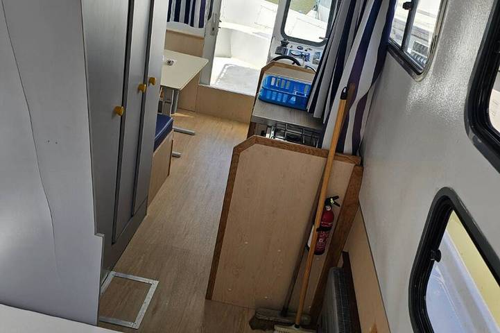 Bateau à quai avec kitchenette - 4 pers. in Colombiers, Côte d'Améthyste