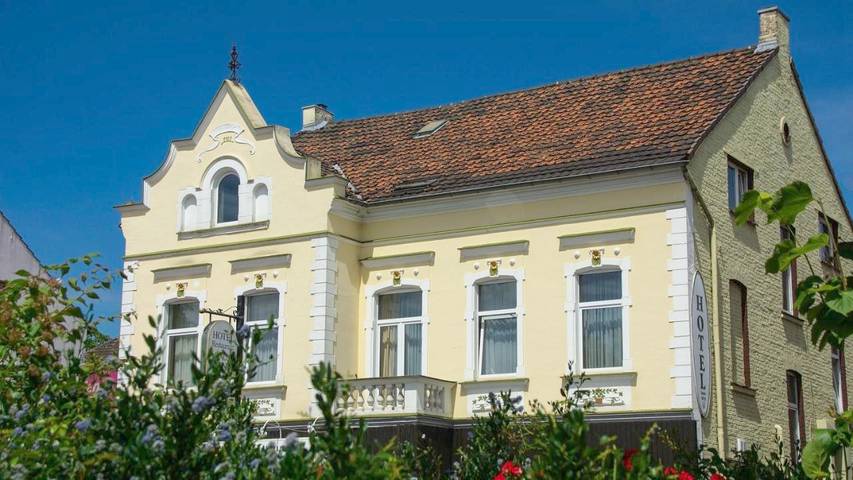BnB, mit Terrasse und Garten in Frechen