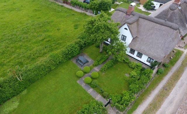Ferienhaus für 4 Personen, mit Terrasse und Garten in Midlum - 3