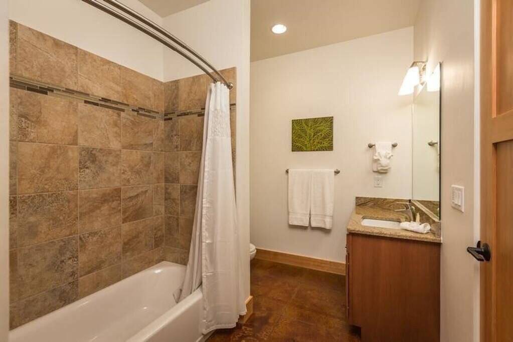 Ganze Wohnung, Robber’s Roost Westward | Downtown Moab Condo | Walk to Restaurants & Shops in Moab, Arches-Nationalpark