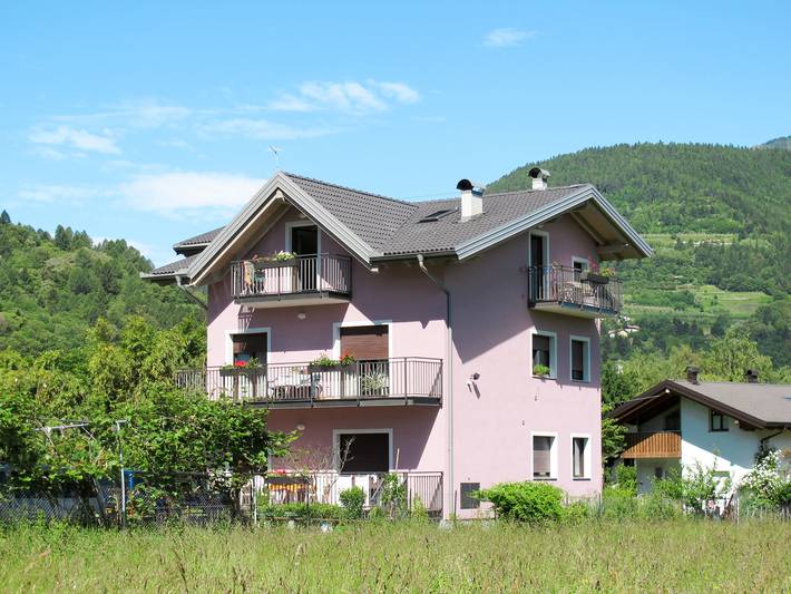 Vakantiewoning voor 4 personen, with Balkon and Terras as well as Tuin and Uitzicht in Meer van Caldonazzo