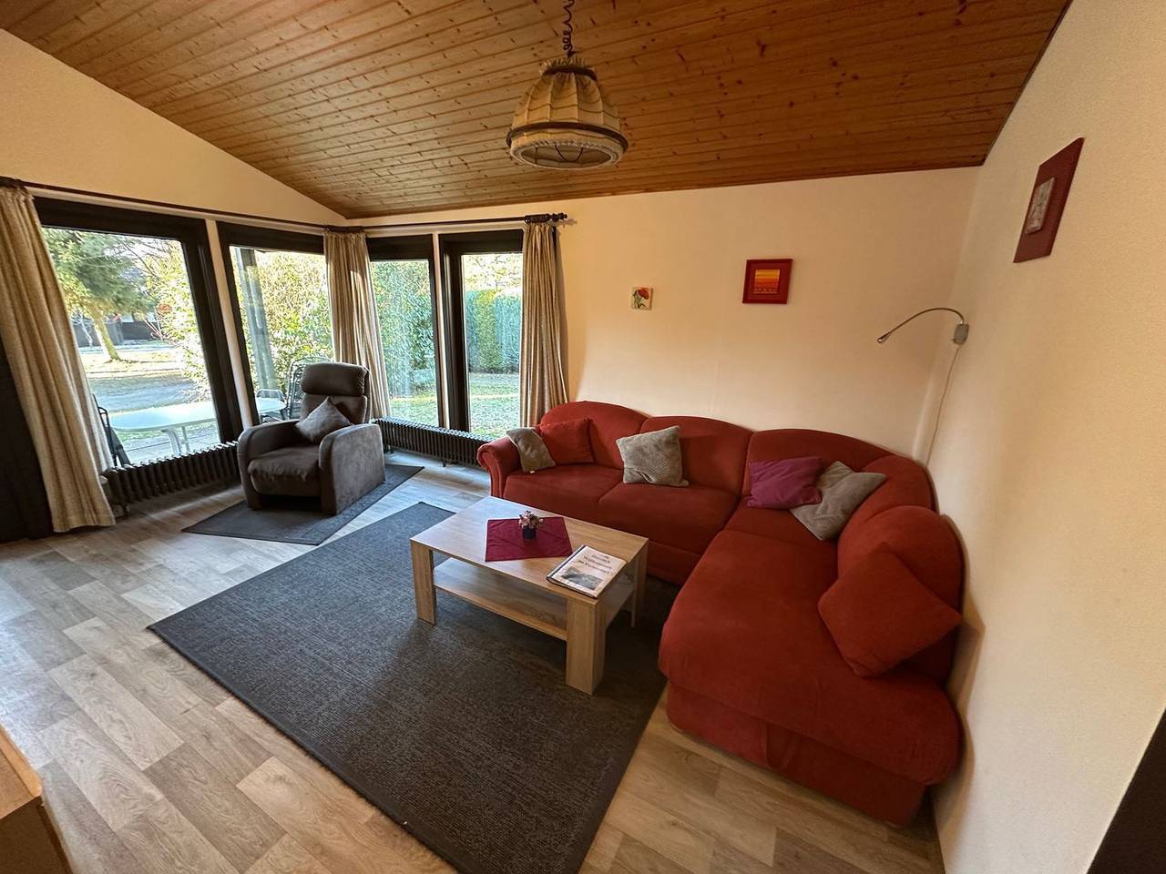 Voll ausgestattetes Ferienhaus "Robinson" Nr.123 mit überdachter Terrasse in Waldbrunn, Neckar-Odenwald-Kreis