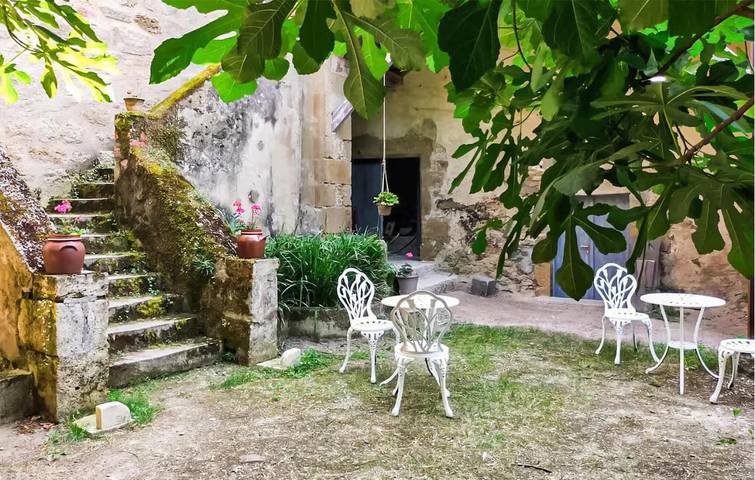 Location de vacances pour 12 personnes, avec jardin à La Réole