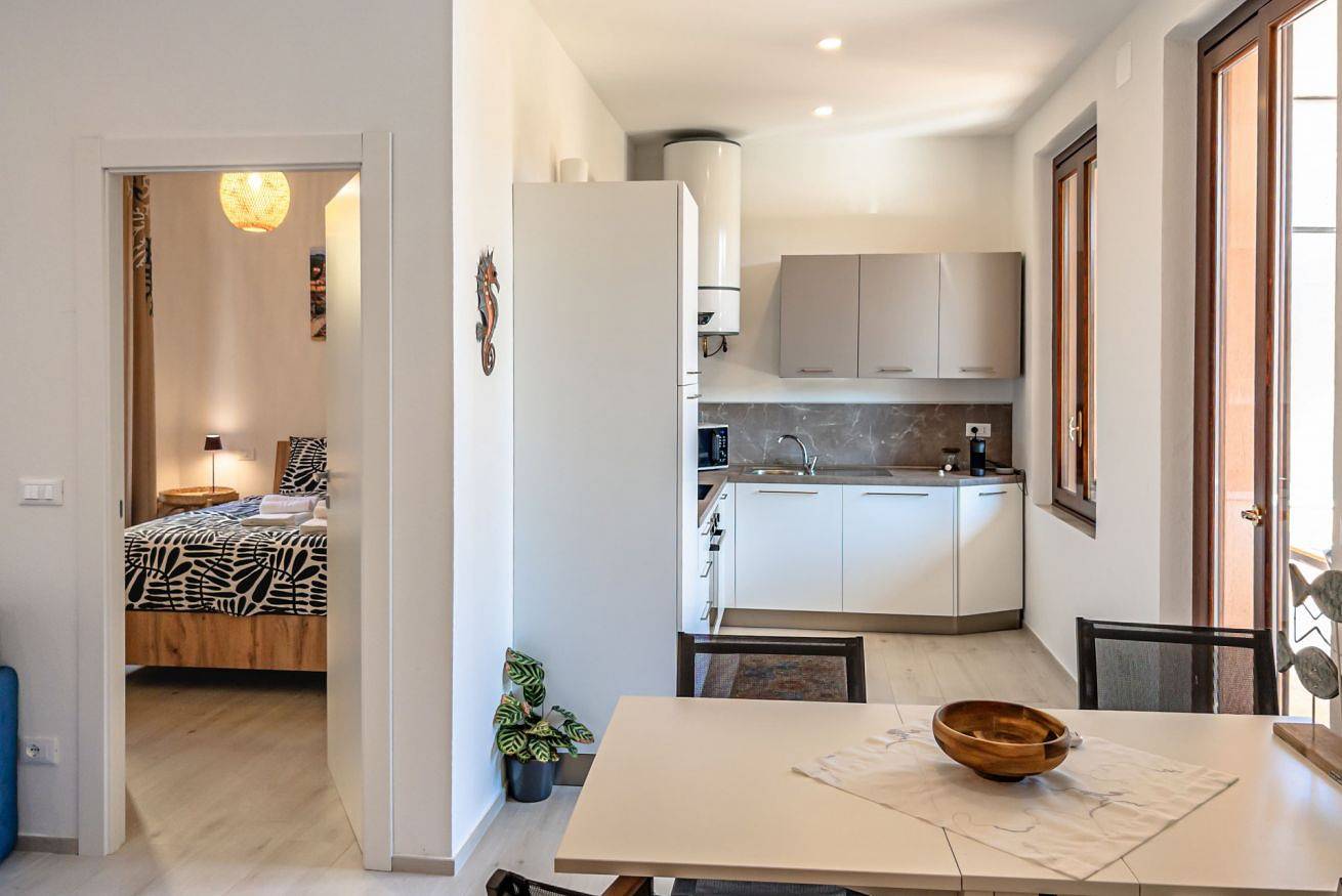 Apartamento entero, [Jardín Privado] Playas a 900m • Wifi • Smarttv in Varazze (City), Varazze