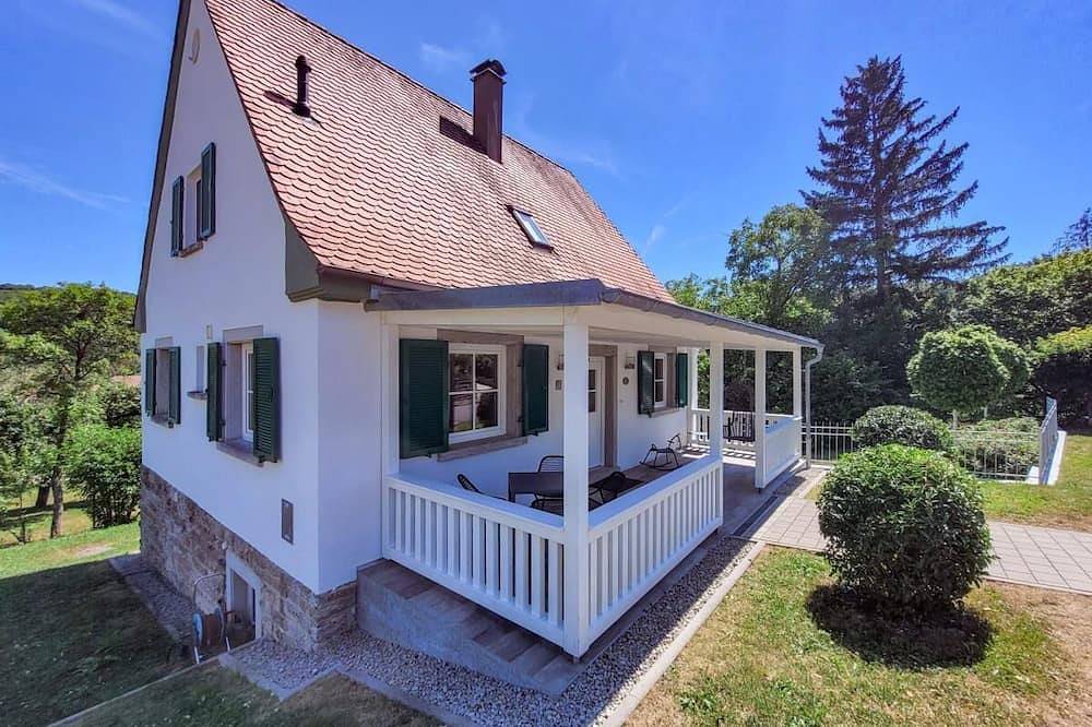 Ferienhaus mit traumhafter Veranda, Garten,  Kamin, Infrarot-Wärmekabine in Mulfingen, Hohenlohe