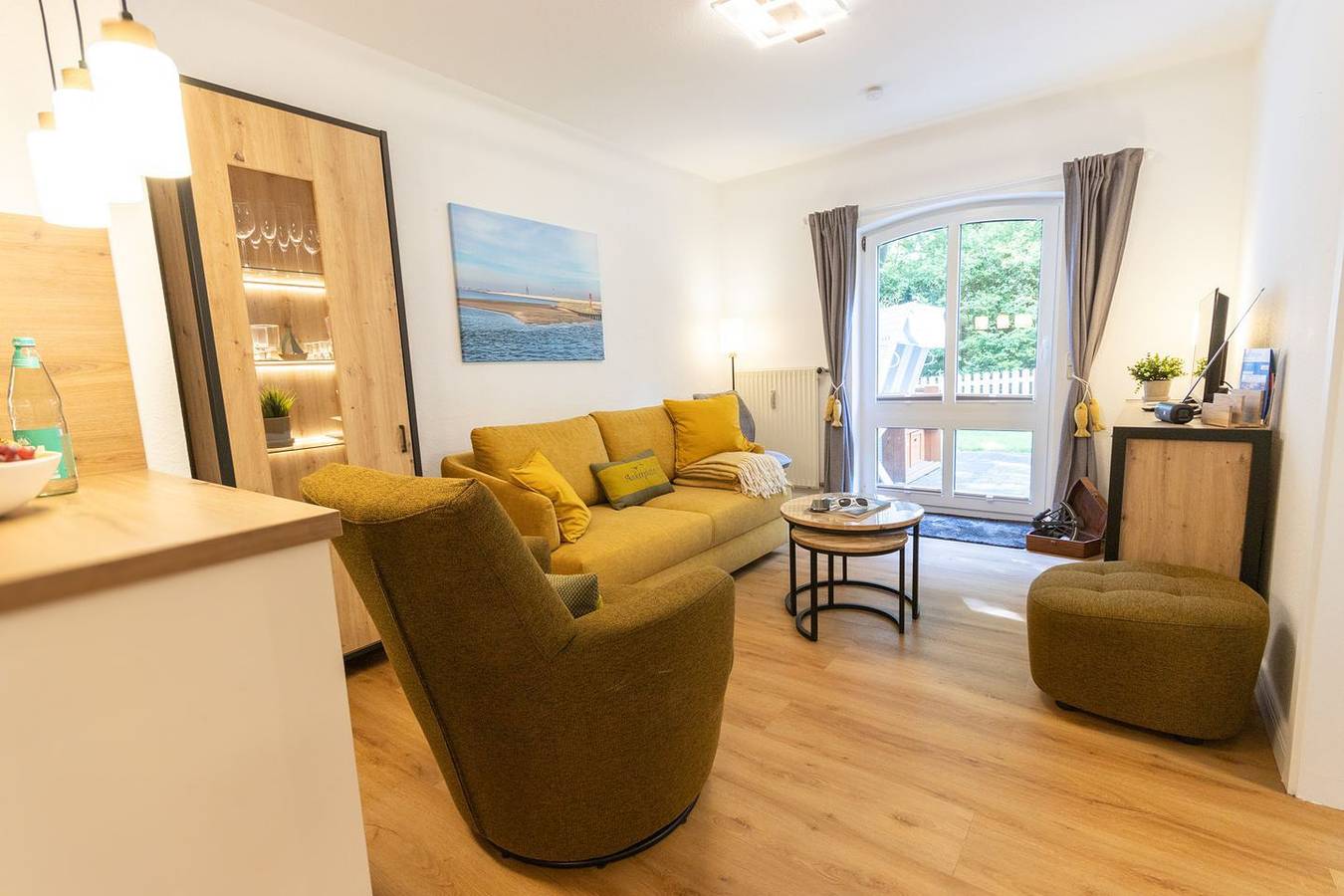 Appartement entier, Runderneuert & bereit für Pfoten – die "Reede 5" heißt euch willkommen!
Wat fein! Neue Ferienbutze in der Residenz am Rosengarten – mit Hund und Herz in Wangerooge