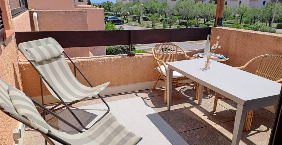 Appartement de vacances pour 4 personnes, avec vue sur le lac et piscine ainsi que jardin et terrasse dans l' Aude - 3