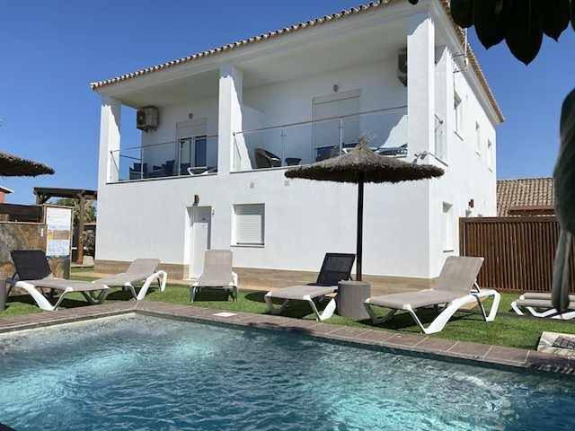 Apartamento para 3 personas, con vistas además de jardín y piscina en El Palmar (Andalucía)