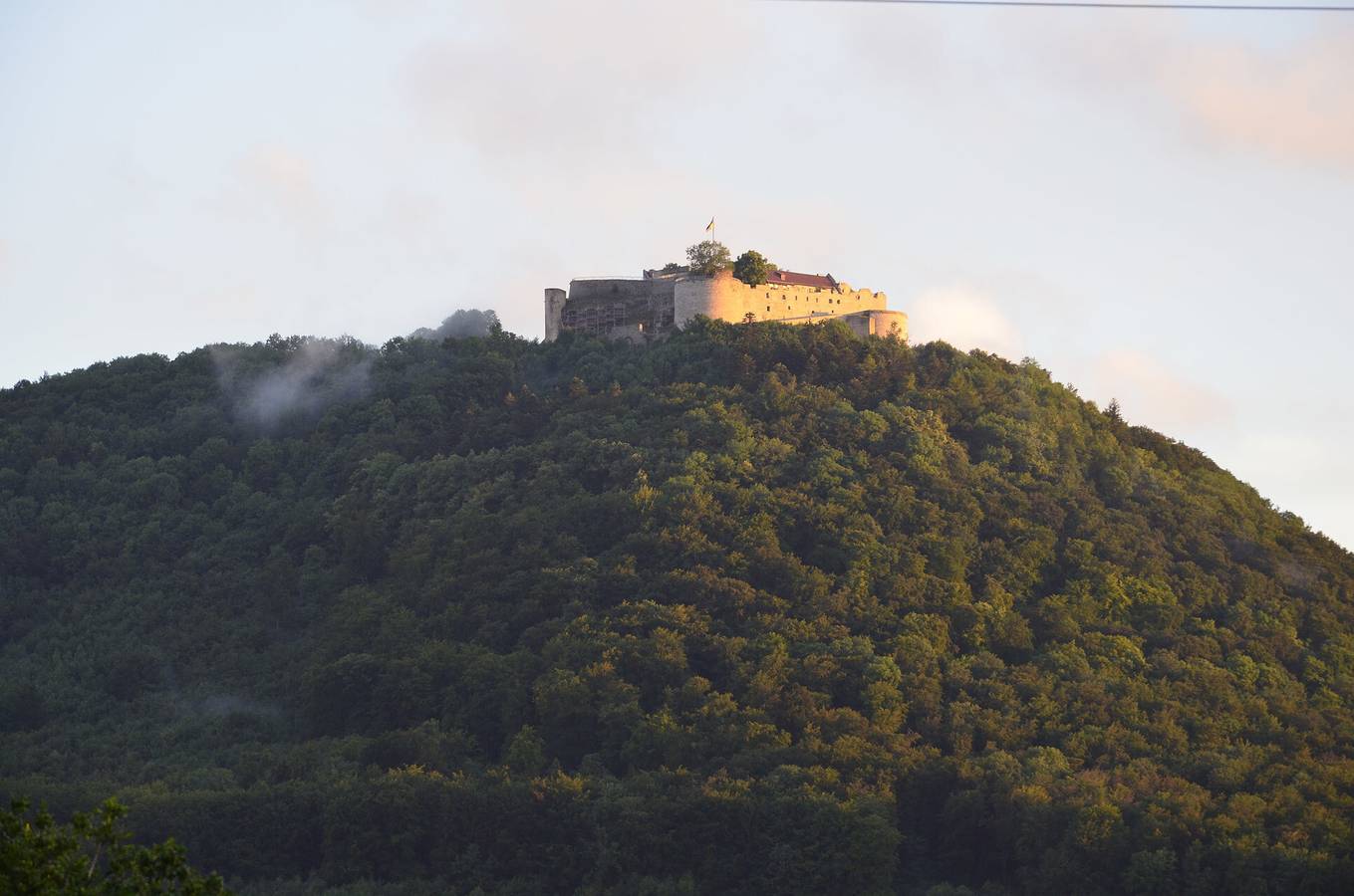Ganze Wohnung, Ferienwohnung Zaunkönig mit 35m², Wohn-/Schlafzimmer, max. 2 Personen in Beuren, Albsteig Etappe 9