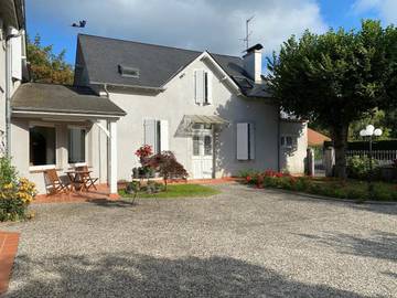 Maison d’hôte pour 2 personnes, avec jardin et piscine à Morlaàs