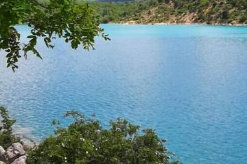 Gîte pour 4 personnes, avec jacuzzi, animaux acceptés à Régusse