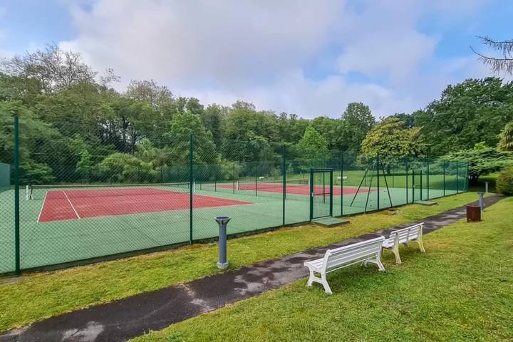 Studio entier, Studio avec piscine & tennis à Biarritz in Anglet, Région de Bayonne
