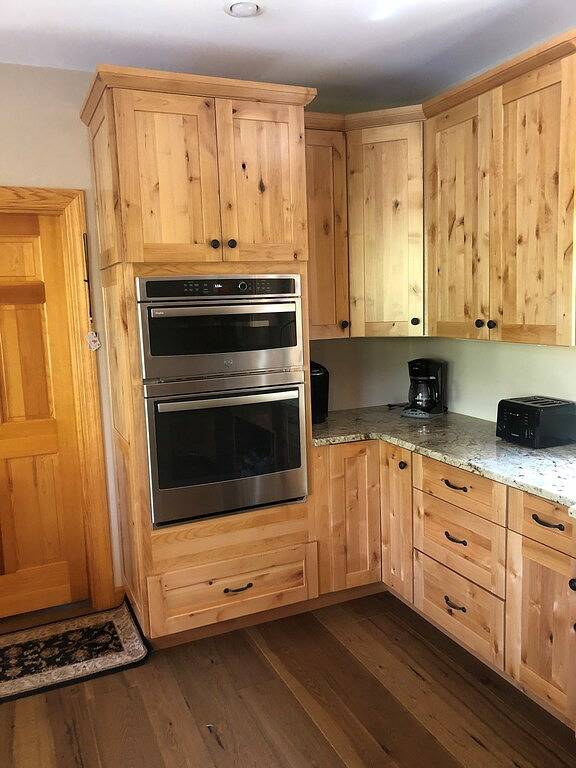 Glamping for 15 people, with sauna and balcony as well as hot tub and pool in New Hampshire