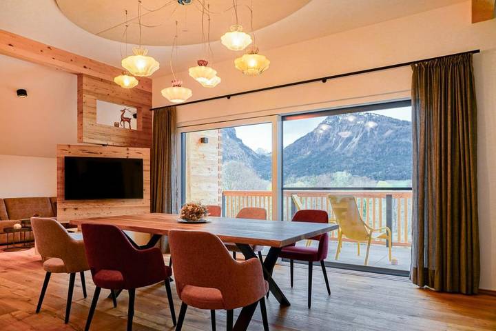 Ferienwohnung für 4 Personen, mit Balkon und Terrasse sowie Seeblick und Ausblick in Sankt Wolfgang im Salzkammergut