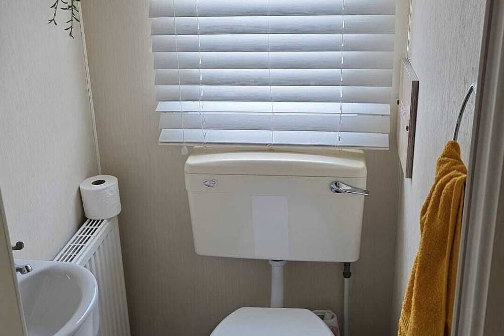 3 Bed Caravan - Sleeps 6 - Pets - Parking - Wifi in Ingoldmells, Lincolnshire