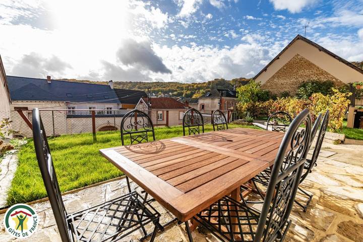 Gîte pour 6 personnes, avec jardin et terrasse, animaux acceptés