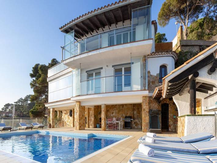 Chalet para 10 personas, con Jacuzzi y Terraza además de Jardín y Piscina en Provincia de Gerona