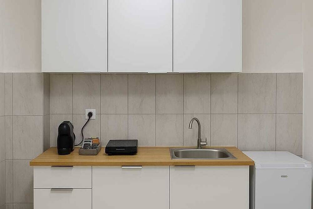 Apartmentcomplete with kitchen and personal bathroom located downtown in Bari, Bari Province
