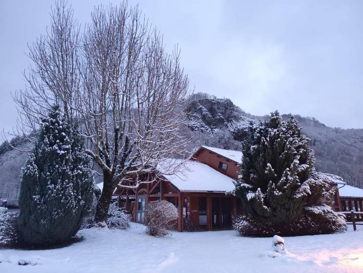 Hôtel pour 2 personnes, avec piscine ainsi que terrasse et jardin, animaux acceptés à Lascelle - 2