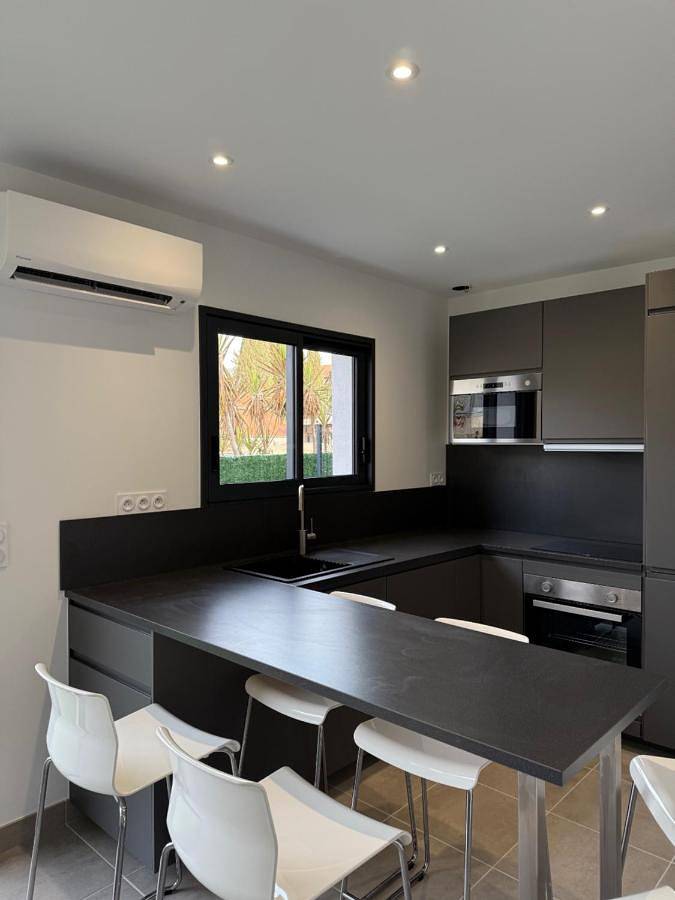 Location de vacances pour 6 personnes, avec terrasse et piscine, animaux acceptés à Saint-Martin-d'Ardèche - 3