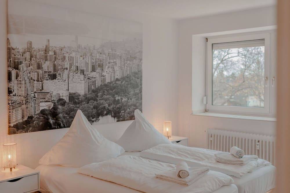 Ganze Wohnung, Apartment mit Küche, Arbeitsplatz und xxl Sofa in Neuss, Rhein-Kreis Neuss