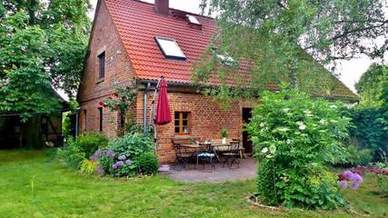 Ferienwohnung für 6 Personen, mit Garten und Sauna, kinderfreundlich in Bugewitz