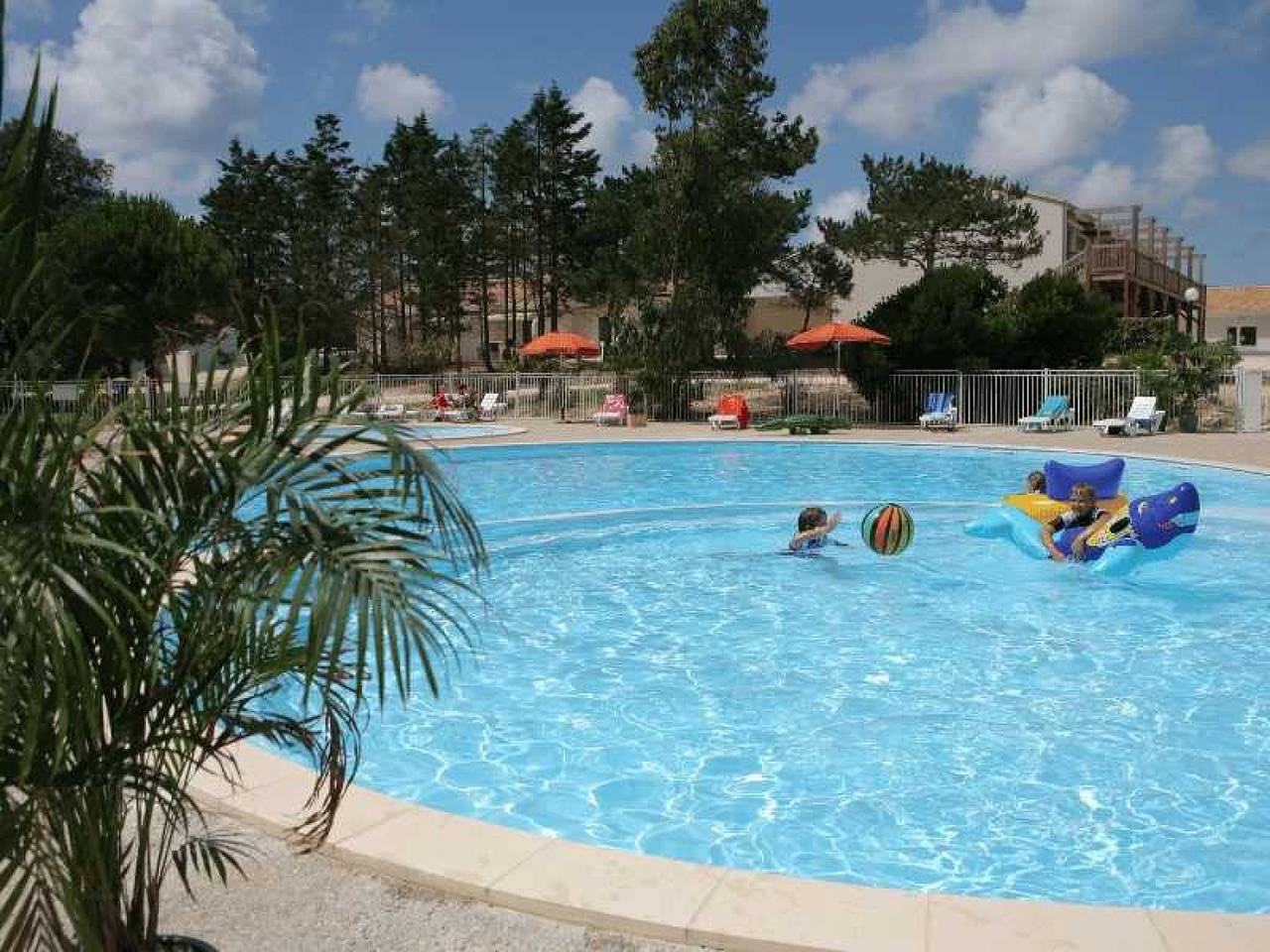 Ganze Wohnung, Appartement 3 étoiles - Piscine  - ccbbcgd in Saint-Georges-d'Oléron, Côte de Beauté