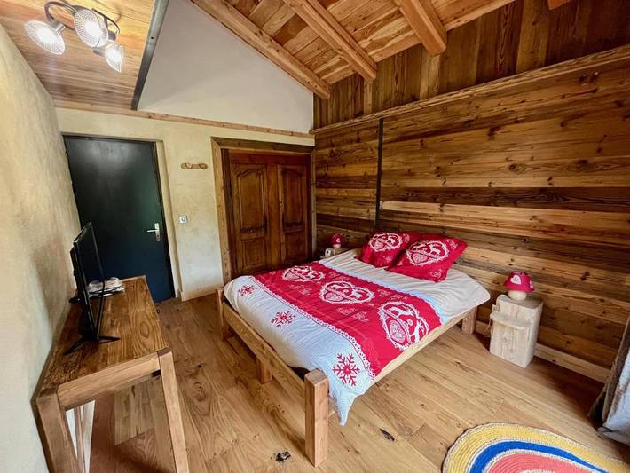 Chambre d’hôte pour 4 personnes, avec terrasse ainsi que jardin et vue