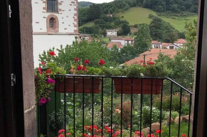 Holiday home for 10 people, with garden and balcony - 1