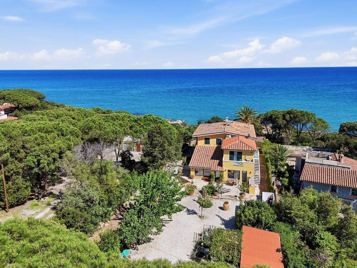 Double or Twin Room with Bathroom in Sas Linnas Siccas, Orosei