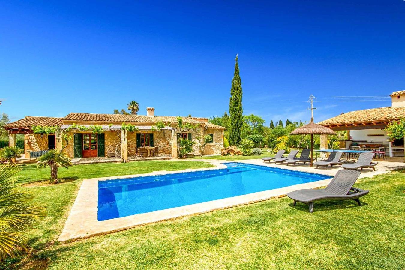 Villa 'Roig' with Private Pool, Wi-Fi and Air Conditioning in Pollença, North Majorca