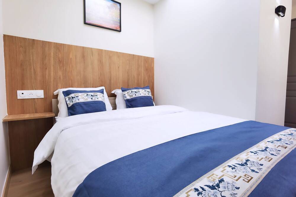 Apartamento entero, Sunny Studio near métro & Paris with Free Parking（N2) in Villemomble, Sena-Saint Denis