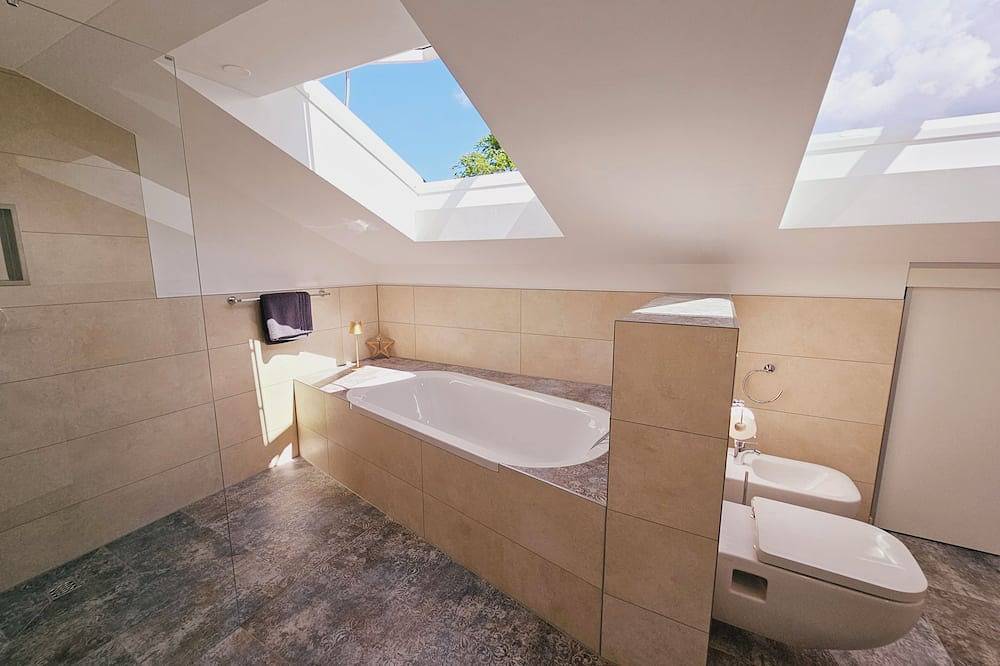 Entire apartment, Neueröffnung \"der Tegernsee Stern\" in Kreuth, Bavarian Alps