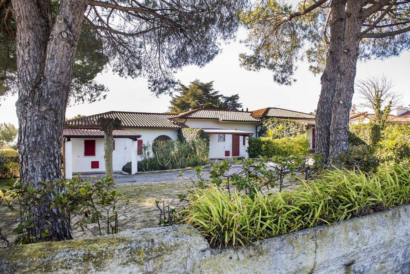 Ganze Wohnung, N082 - Numana, villa with right garden  in Numana, Riviera del Conero