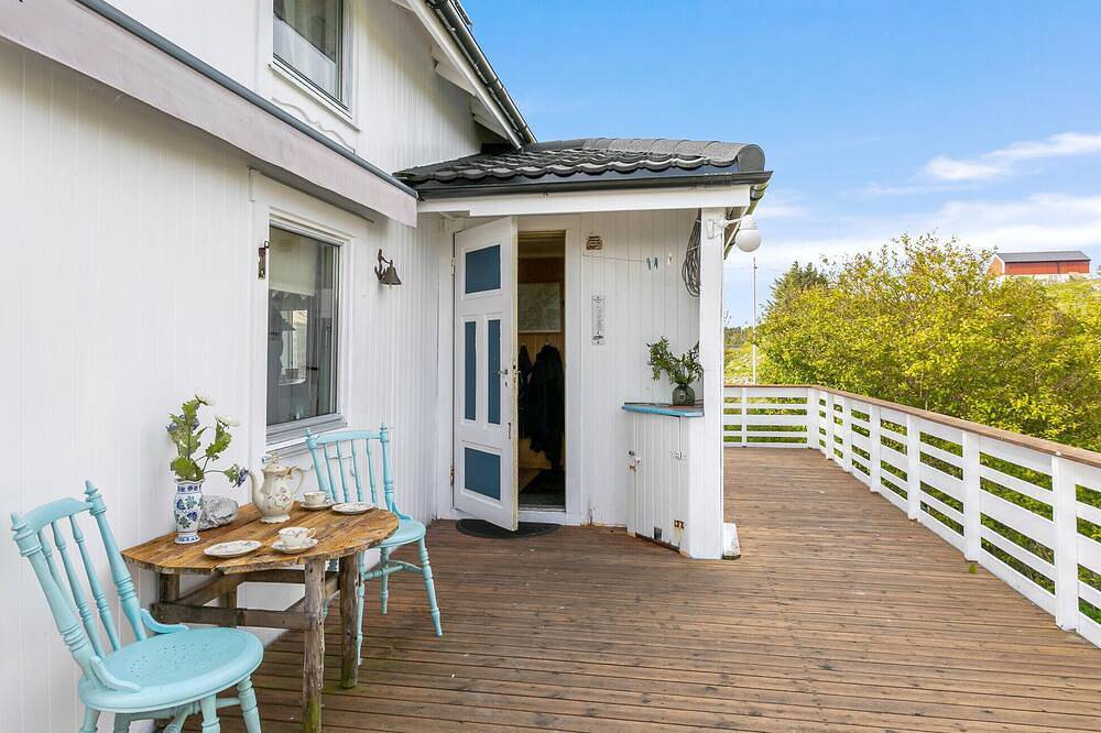 Gemütliches Haus in Norddyrøy mit Küche in Frøya
