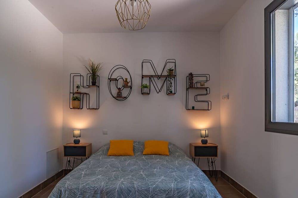 Contemporary Villa with infinity pool in Saint-Gély-du-Fesc, Montpellier region