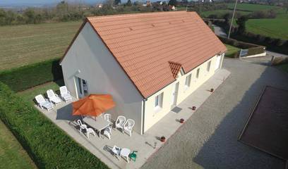 Gîte pour 7 personnes, avec terrasse et jardin, animaux acceptés à Les Moitiers-d'Allonne