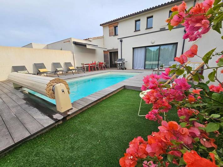 Villa pour 8 personnes, avec piscine ainsi que vue et jardin dans Cala Rossa
