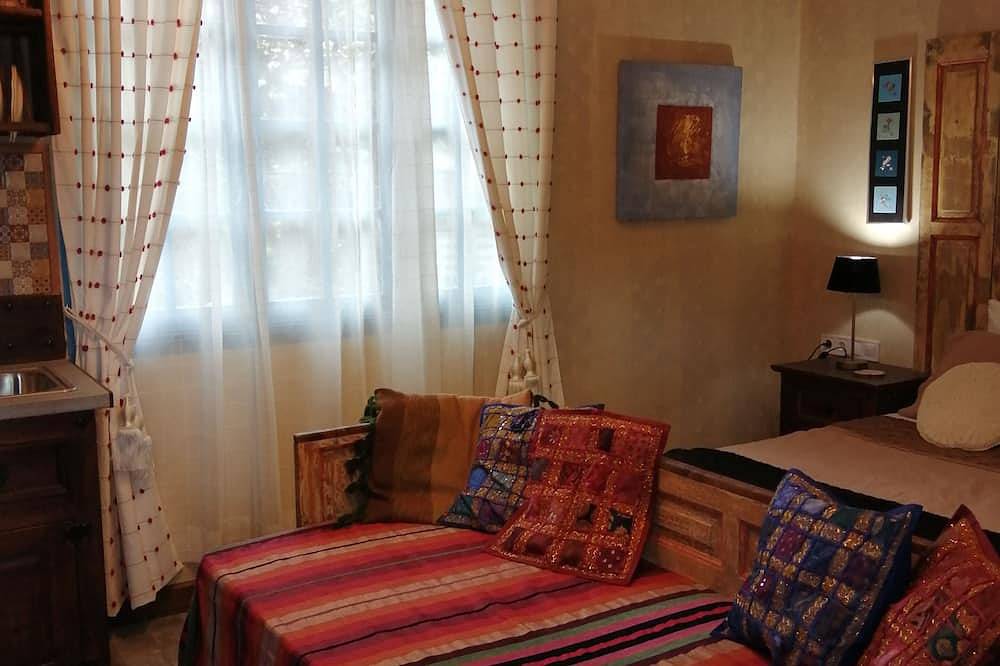 Khoomtaie Suite by Eco Moyano Posada in Gaucín, Parque natural de Los Alcornocales