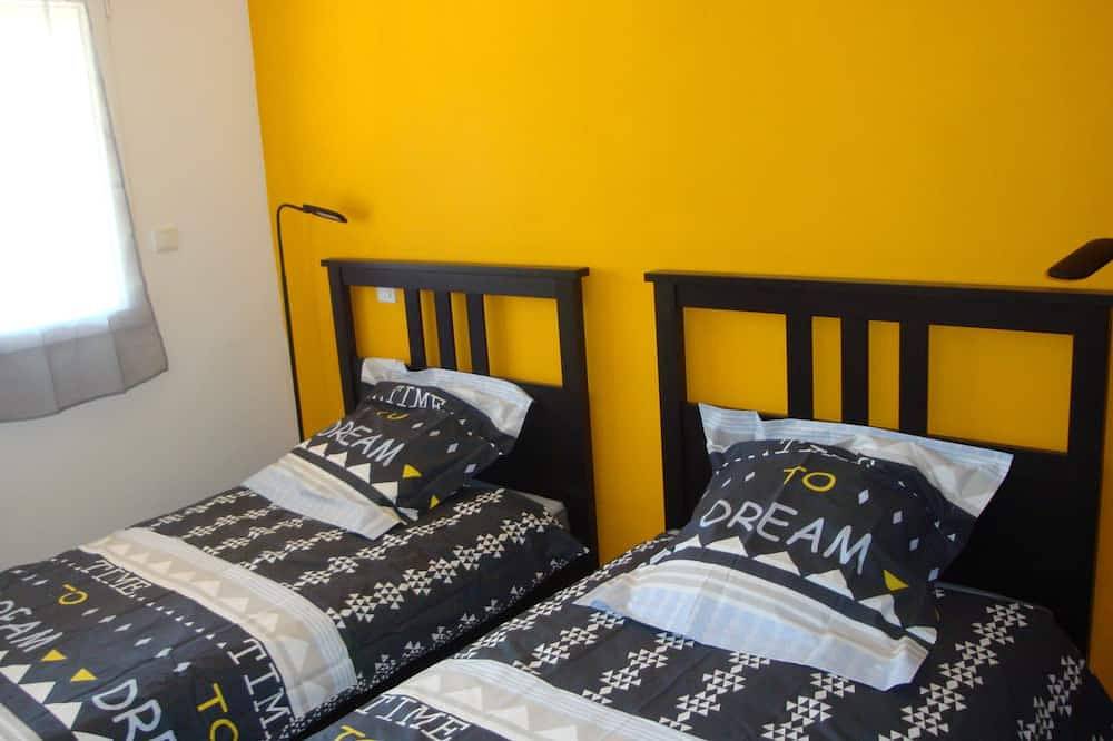 Apartamento entero, Alojamiento de 2 a 4 personas con jaccuzi en el borde de la Camarga del Pequeño Ródano. in Saint-Gilles, Region de Nimes